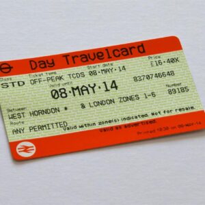 In einem Land, in dem Effizienz und Innovation den öffentlichen Nahverkehr prägen, hat das Deutschlandticket die Mobilität revolutioniert. Dieses digitale Ticket bietet unbegrenzte Fahrten mit regionalen und lokalen Verkehrsmitteln in ganz Deutschland zum monatlichen Festpreis. Ob auf dem Weg zur Arbeit, beim Erkunden neuer Städte oder auf Reisen zwischen Regionen – das Deutschlandticket bietet unübertroffene Flexibilität und ein hervorragendes Preis-Leistungs-Verhältnis und definiert Mobilität für Millionen von Fahrgästen neu.