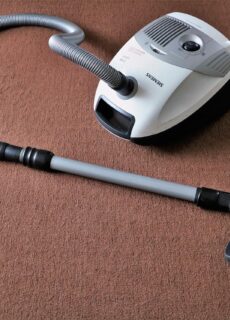 Le case moderne si evolvono, così come le aspettative di chi se ne prende cura. Dalle pulizie veloci alla cura accurata dei capi, le persone desiderano strumenti efficienti senza compromettere il design o la qualità. Rowenta comprende questo desiderio di equilibrio. Il suo approccio all'innovazione si concentra sulla creazione di elettrodomestici che combinano potenza, precisione ed eleganza, rendendo la vita quotidiana più semplice, intelligente e sostenibile. Che si tratti di un aspirapolvere, di un ferro da stiro a vapore o di un apparecchio per la bellezza, ogni prodotto riflette un profondo impegno per prestazioni e design che si adattano perfettamente agli stili di vita moderni.