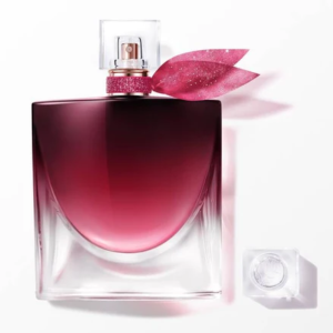Le monde de la beauté de luxe est de plus en plus axé sur la découverte. Les clients ne recherchent pas simplement un parfum familier ou un produit de soin de la peau de tous les jours ; beaucoup veulent des parfums distinctifs, des maisons prestigieuses, des essentiels de beauté soigneusement sélectionnés et des produits plus personnels. OLARA France, disponible sur Olara.fr, rassemble ces expériences à travers une élégante destination en ligne dédiée au parfum, à la beauté et au lifestyle. Avec des départements couvrant les parfums, les soins du visage, le corps et le bain, la maison, les cheveux, le maquillage, les coffrets cadeaux et les recharges de parfums, OLARA offre bien plus qu'un catalogue de parfums traditionnel. Sa sélection associe des noms de luxe reconnus à des maisons de parfums de niche, tandis que des collections dédiées telles que The Niche List créent des opportunités supplémentaires de découvrir quelque chose de moins conventionnel.